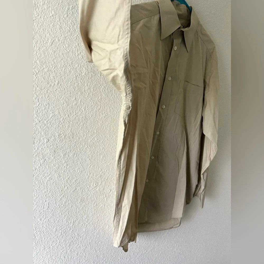 Banana Republic Men’s Button Up Shirt Size M Neutral Beige Casual Dress Shirt